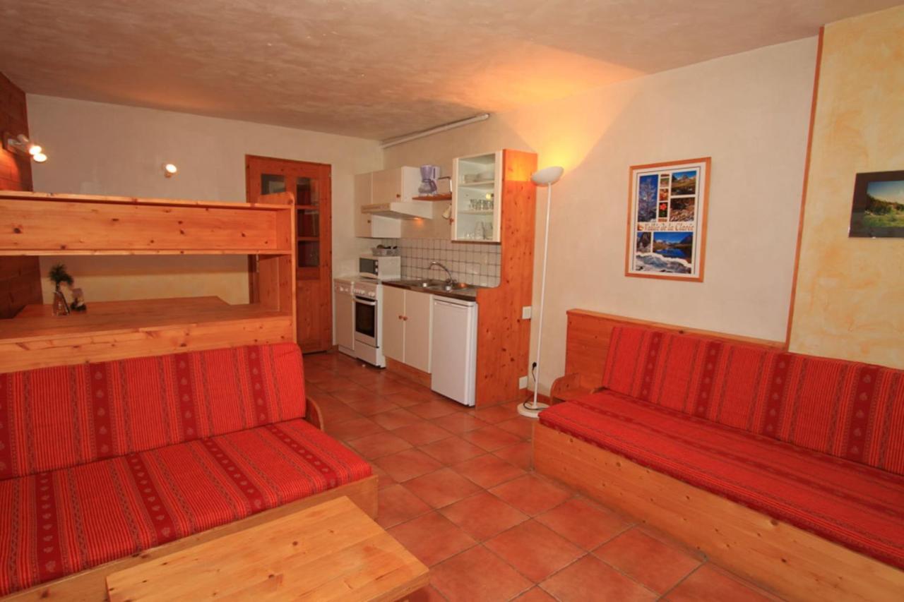 Le Barlèt23 pers Hameau des Chazals Nevache Hautes Alpes Extérieur photo