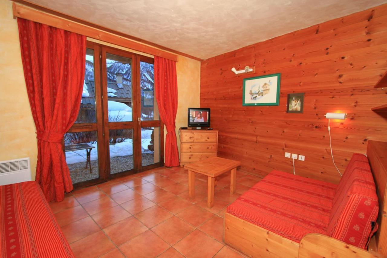 Le Barlèt23 pers Hameau des Chazals Nevache Hautes Alpes Extérieur photo