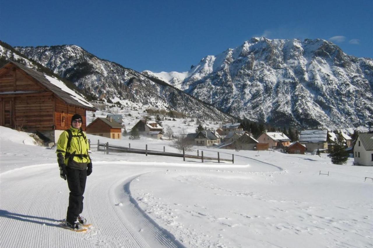 Le Barlèt23 pers Hameau des Chazals Nevache Hautes Alpes Extérieur photo