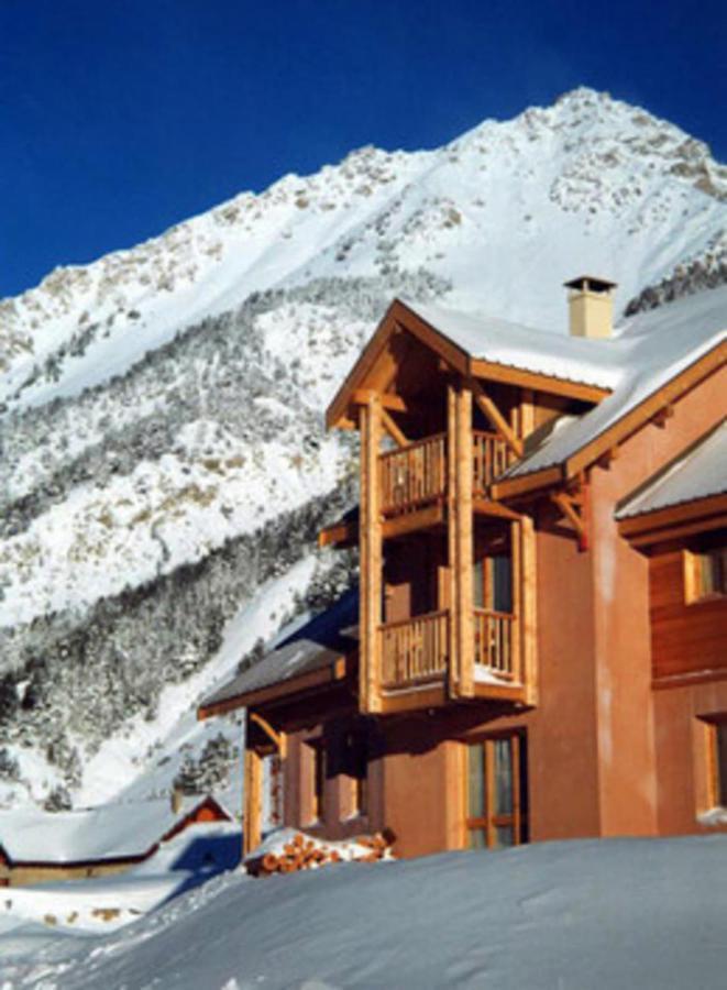 Le Barlèt23 pers Hameau des Chazals Nevache Hautes Alpes Extérieur photo